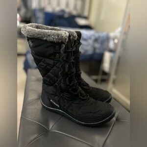 Women’s Columbia winter boots size 7 1/2.